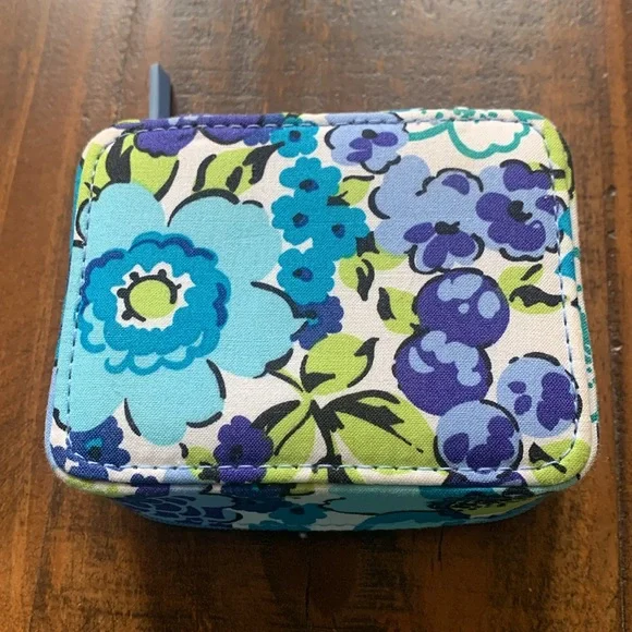 Vera Bradley Travel Pill Organizer - Picture 4 of 4